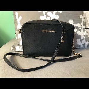 MICHAEL KORS
Jet Set Lrg Saffiano Lthr Crossbody